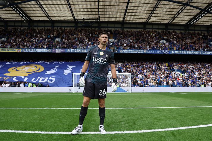 Emiliano Martinez var strax settur á milli stanganna hjá Chelsea.