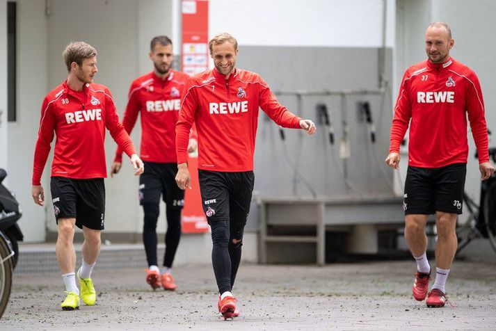 Þrír leikmenn 1 FC Köln greindust með kórónuveiruna en það lítur ekki út fyrir að þeir hafi smitað fleiri leikmenn liðsins.