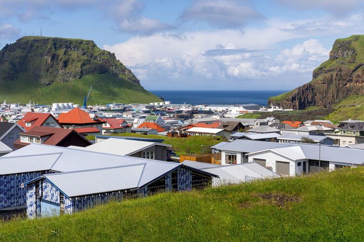 Bæjarstjóri Vestmannaeyjabyggðar hefur lýst miklum áhyggjum af málinu. 