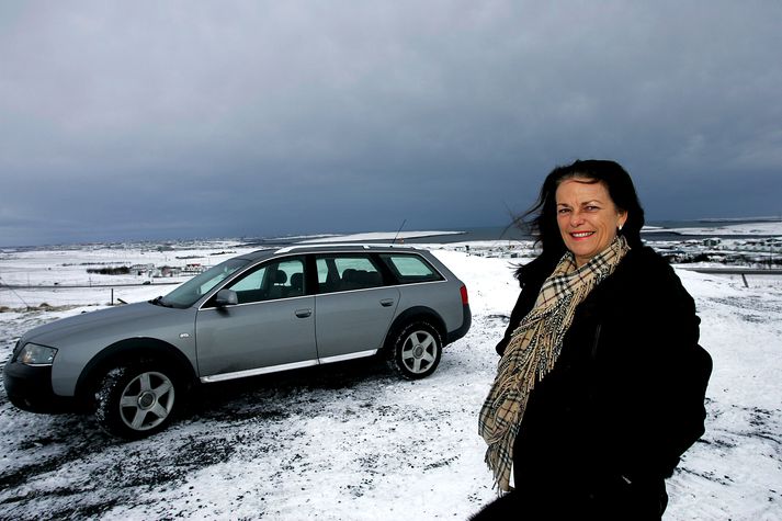 Þóra Guðmundsdóttir er væntanlega lukkuleg með söluna á glæsivillunni.