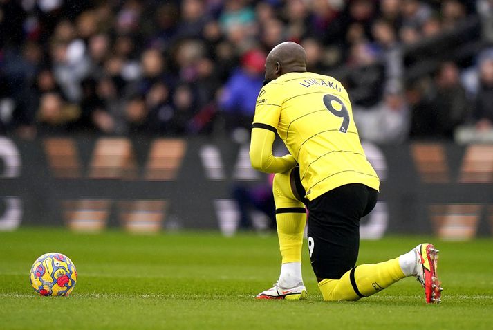 Romelu Lukaku kom bara sjö sinnum við boltann í leiknum á móti Crystal Palace og eitt af þeim skiptum var upphafsspyrna leiksins.