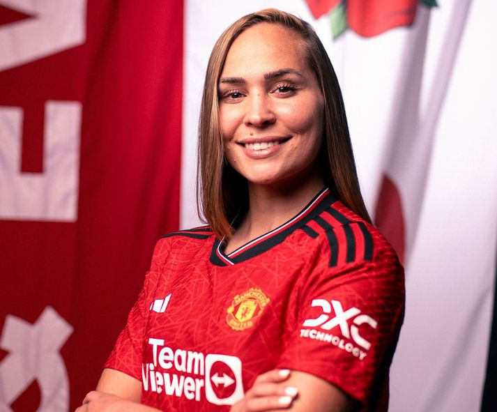 Irena Guerrero í búningi Manchester United.
