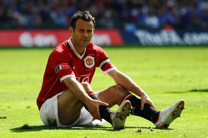 Ryan Giggs. Er númer ellefu og stefnir á ellefu enska meistaratitla.