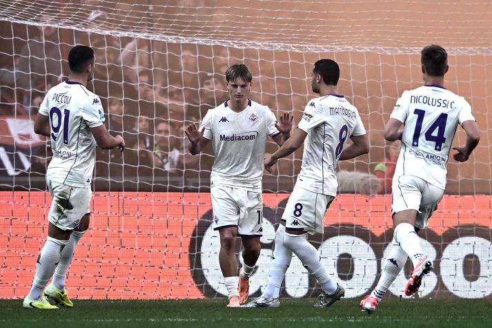 Albert Guðmundsson fagnaði marki sínu hóflega af virðingu við sitt gamla félag.