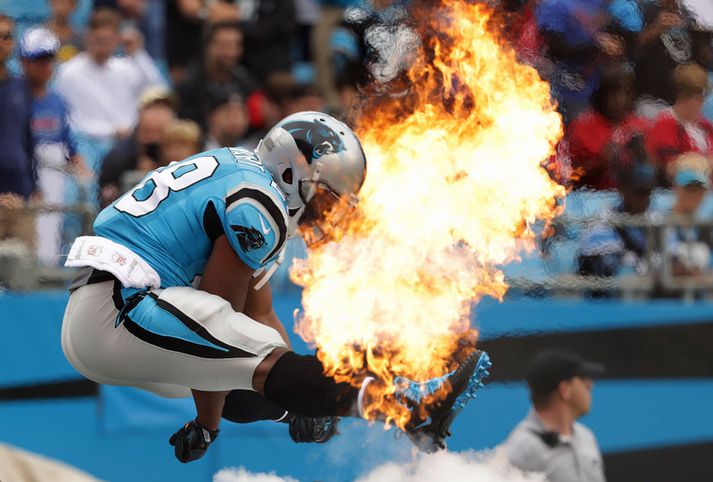Stökk Jonathan Stewart í gær.