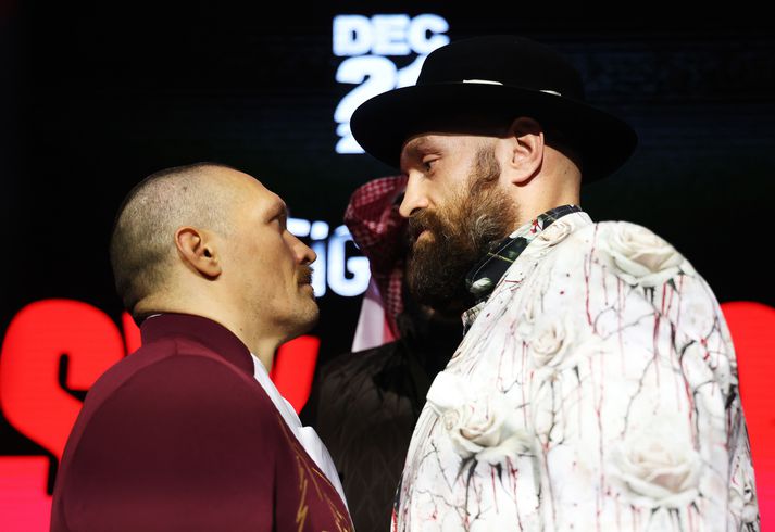 Oleksandr Usyk og Tyson Fury gáfu sig ekki í störukeppninni.