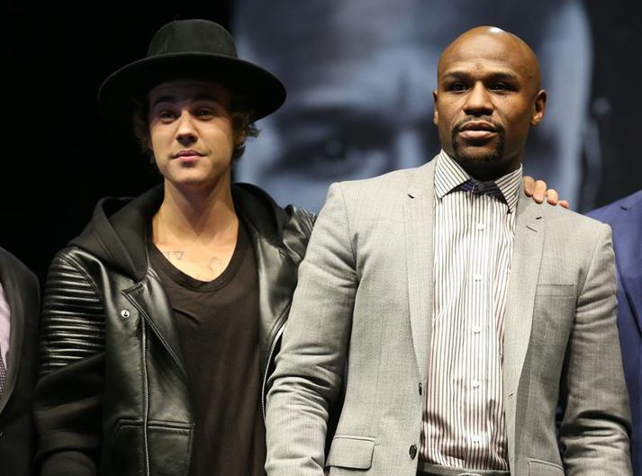 Mayweather hefur reynt að nýta Justin Bieber, vin sinn, til að vera vinsælli.