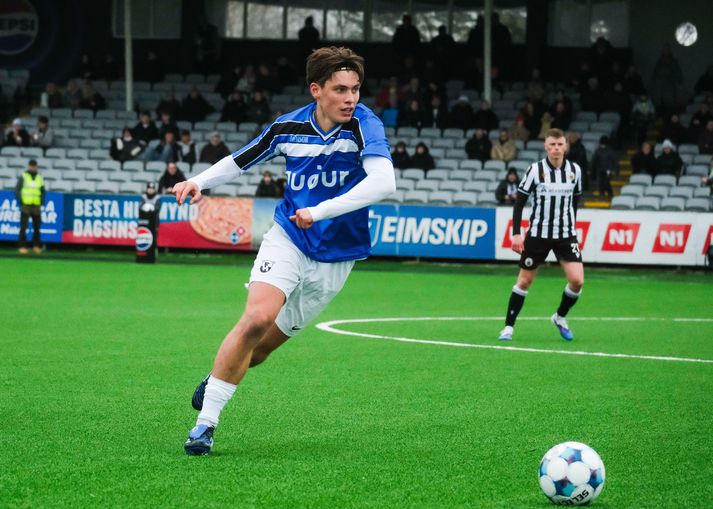 Blá Henson treyja FH vakti athygli í kvöld. 