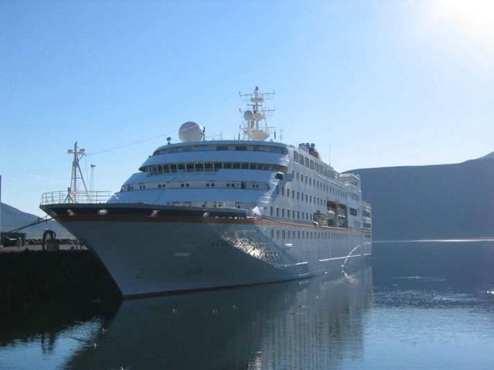 Skemmtiferðaskipið Columbus.