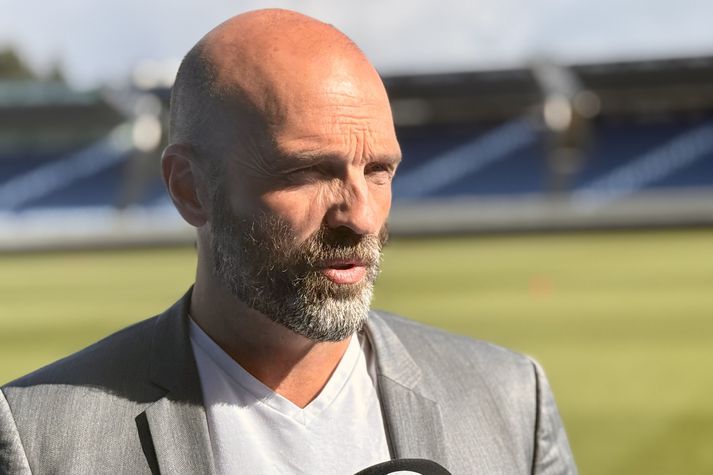Arnar setur stefnuna að sjálfsögðu á fyrsta sætið en annað sætið er raunhæfara. Hann segir fyrsta leik undankeppninnar gríðarlega mikilvægan. 