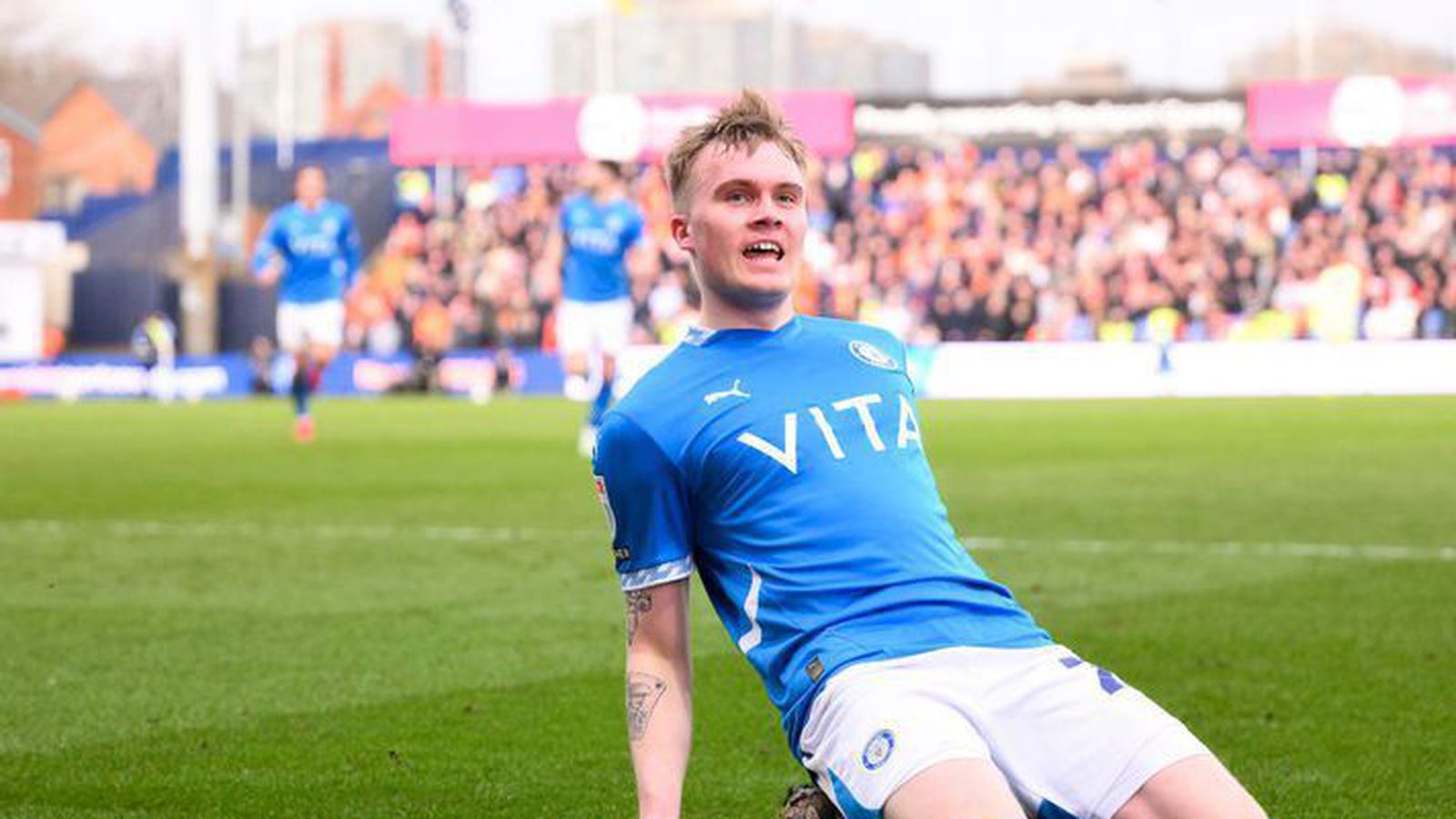 Benóný lauk deildinni á marki og fer í umspilið