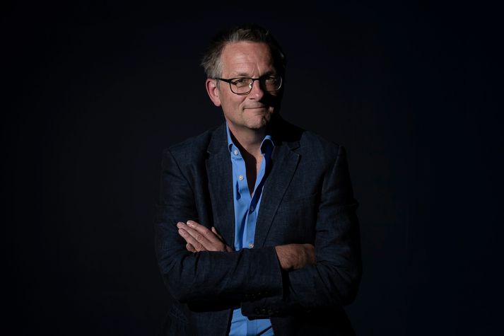 Mosley er þekktur fyrir að stýra sjónvarpsþáttum sem sýndir voru á breska ríkisútvarpinu undir nafninu „Trust Me, I'm a Doctor.“