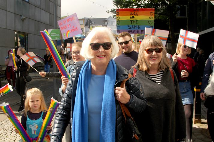 Jóhanna Sigurðardóttir og Jónína Leósdóttir í Færeyjum.