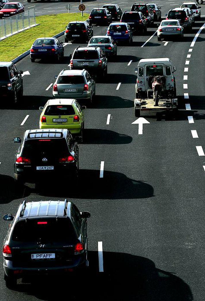 Miklar framfarir hafa orðið á öryggisbúnaði í bílum undanfarin fjögur ár. Fólk er því öruggara í nýrri bílum.
Fréttablaðið/stefán