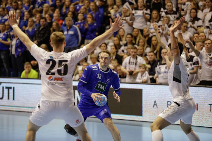 Fjöldi íþróttafélaga varð af tekjum vegna samkomubanns í vor, til að mynda vegna þess að ekkert varð af úrslitakeppnunum í handbolta og körfubolta.