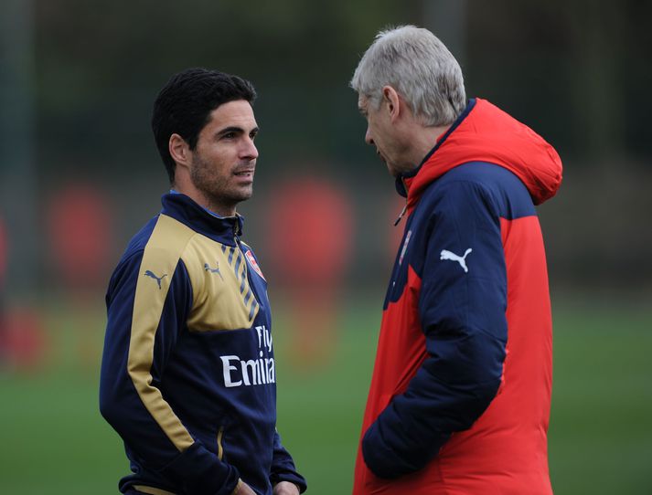 Arteta og Wenger saman á æfingasvæðinu þegar Arteta var enn leikmaður.