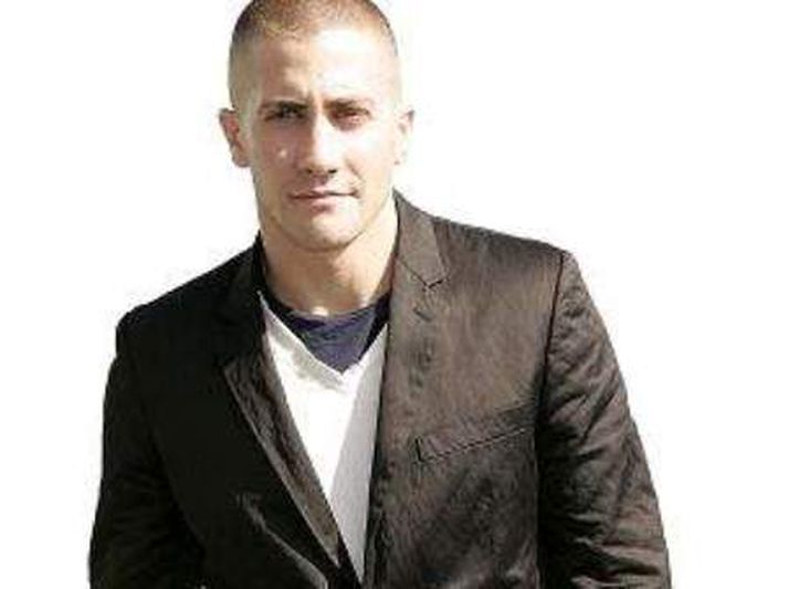 Hrikaleg ferð Bear Grylls viðurkennir að ferðin til Íslands hafi verið hrikaleg og að hann hafi virkilega reynt á þolmörk Hollywood-stjörnunnar Jake Gyllenhaal uppá Eyjafjallajökli.