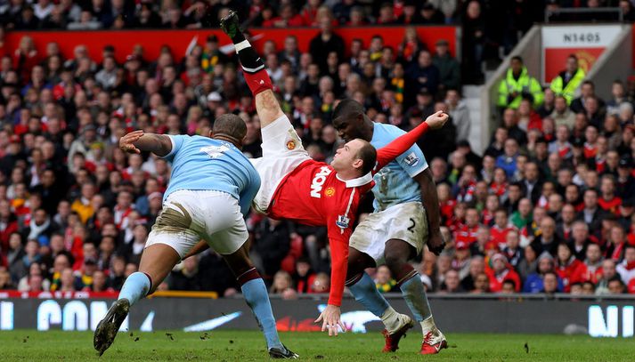 Rooney skorar hér markið ótrúlega.