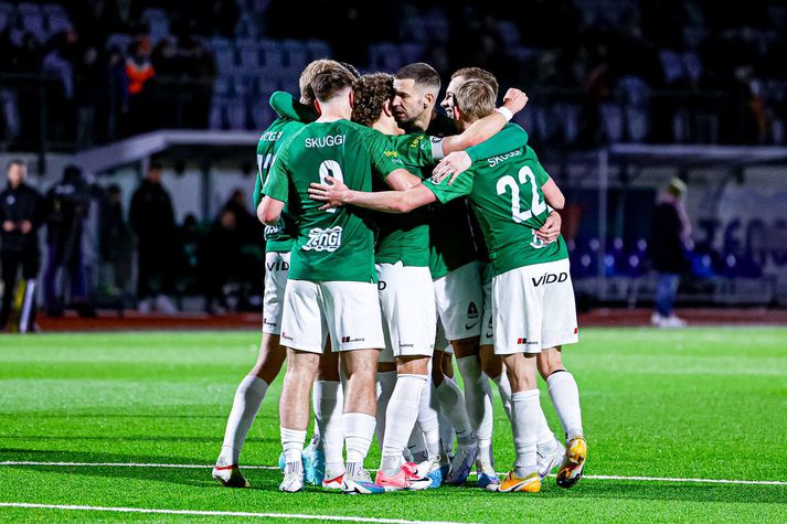 Blikar fagna marki í Meistarakeppni KSÍ þar sem þeir unnu Víkinga, 3-2.
