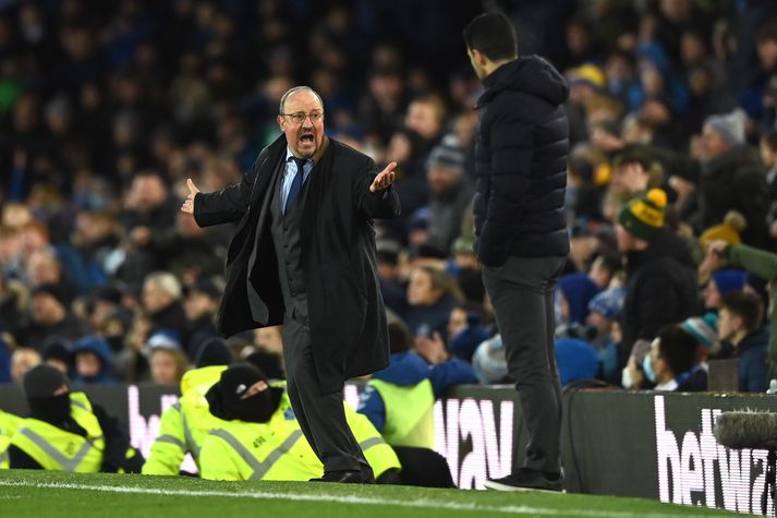 Rafa Benitez segir að VAR-herbergið hafi verið á móti sínum mönnum í gærkvöldi. Hann hrósaði leikmönnum liðsins þó fyrir það að gefast ekki upp.