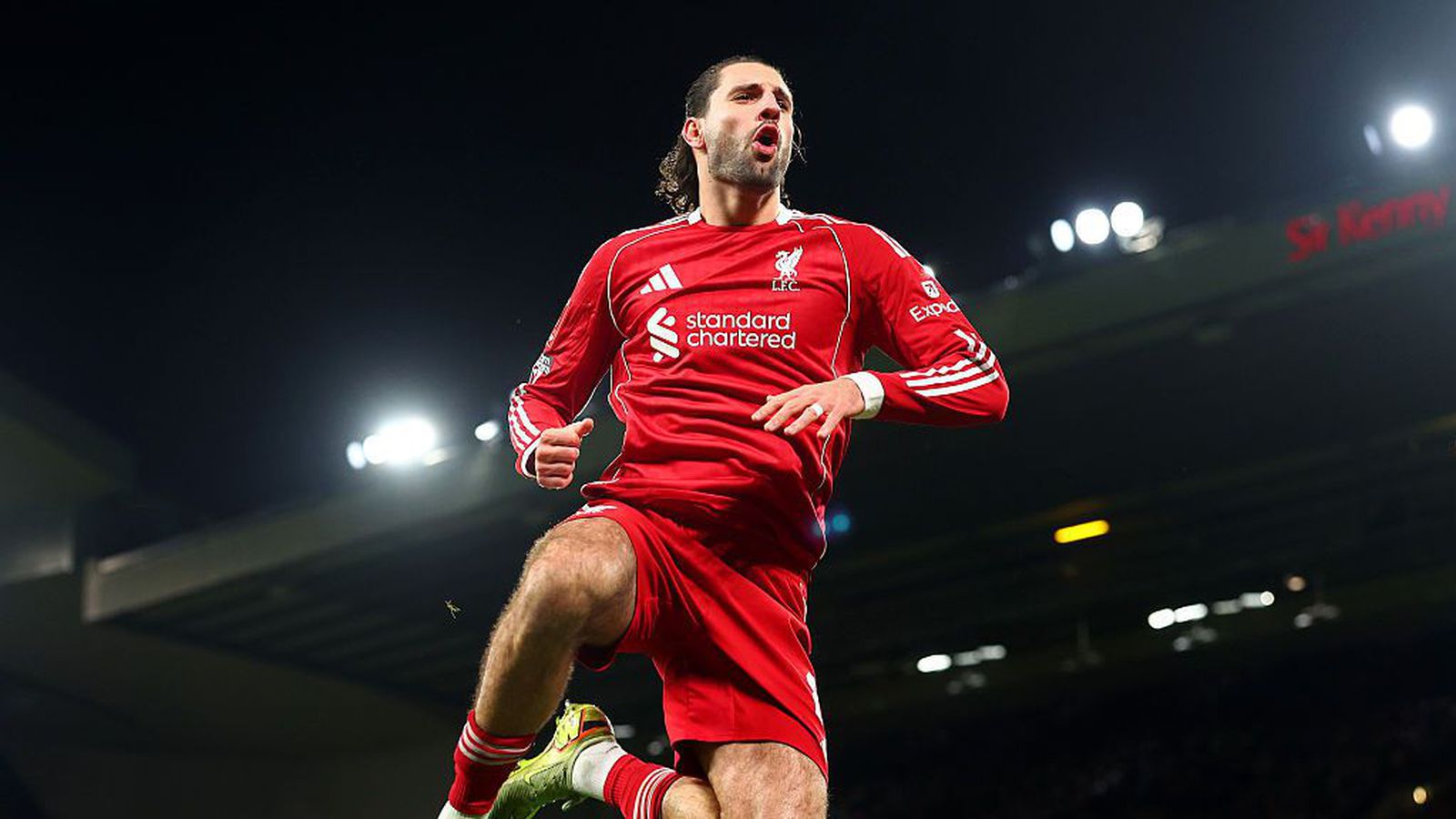 Flugu af öryggi á­fram í fimmtu um­ferð