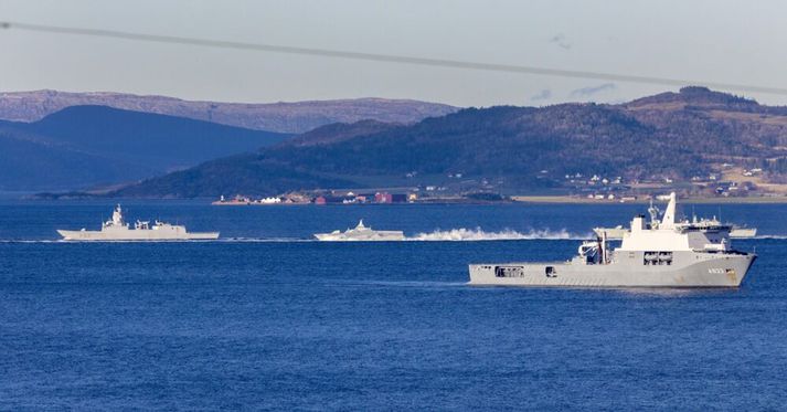 NATO-skip fyrir utan Þrándheim í Noregi árið 2018. Svindlað á að hafa verið á NATO-skipum víðsvegar í Noregi frá 2021 til 2025.