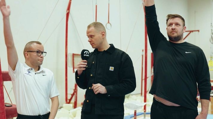 Andri Már Eggertsson og Tómas Steindórsson kunna alveg að þykjast vera fimleikakappar.