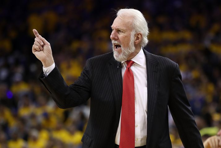 Popovich heitur á hliðarlínunni með Spurs.