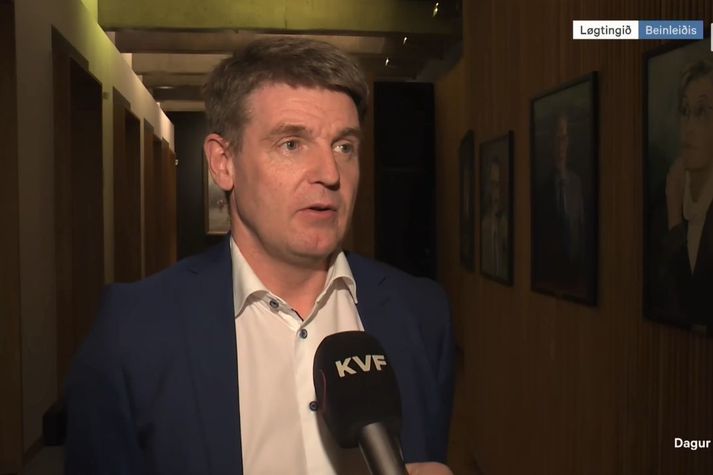 Aksel V. Johannesen, formaður Jafnaðarflokksins, í viðtali við Kringvarp Færeyja.