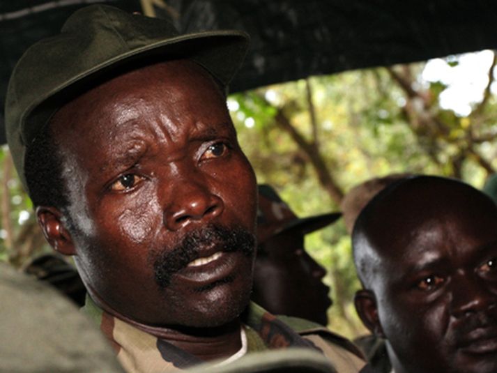 Joseph Kony er leiðtogi Frelsishers Drottins, hann er eftirlýstur af Alþjóðaglæpadómstólnum