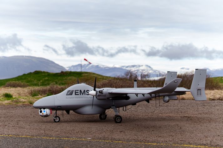 Ómannaður Tekever AR5-dróni á Hornafjarðarflugvelli.