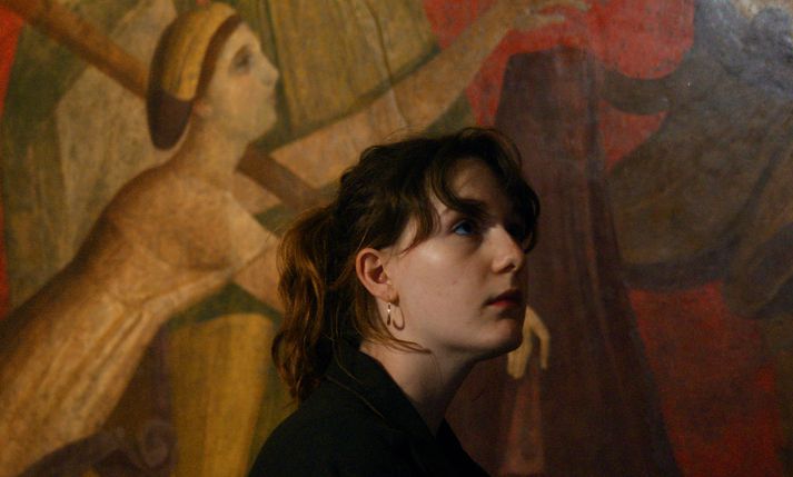 Franska kvikmyndin La Gradiva fjallar um menntaskólanema sem skoða rústirnar í Popmpeii. En á ferðalagi þeirra fá tilfinningar þeirra að ráða för og úr verða óvæntir atburðir.