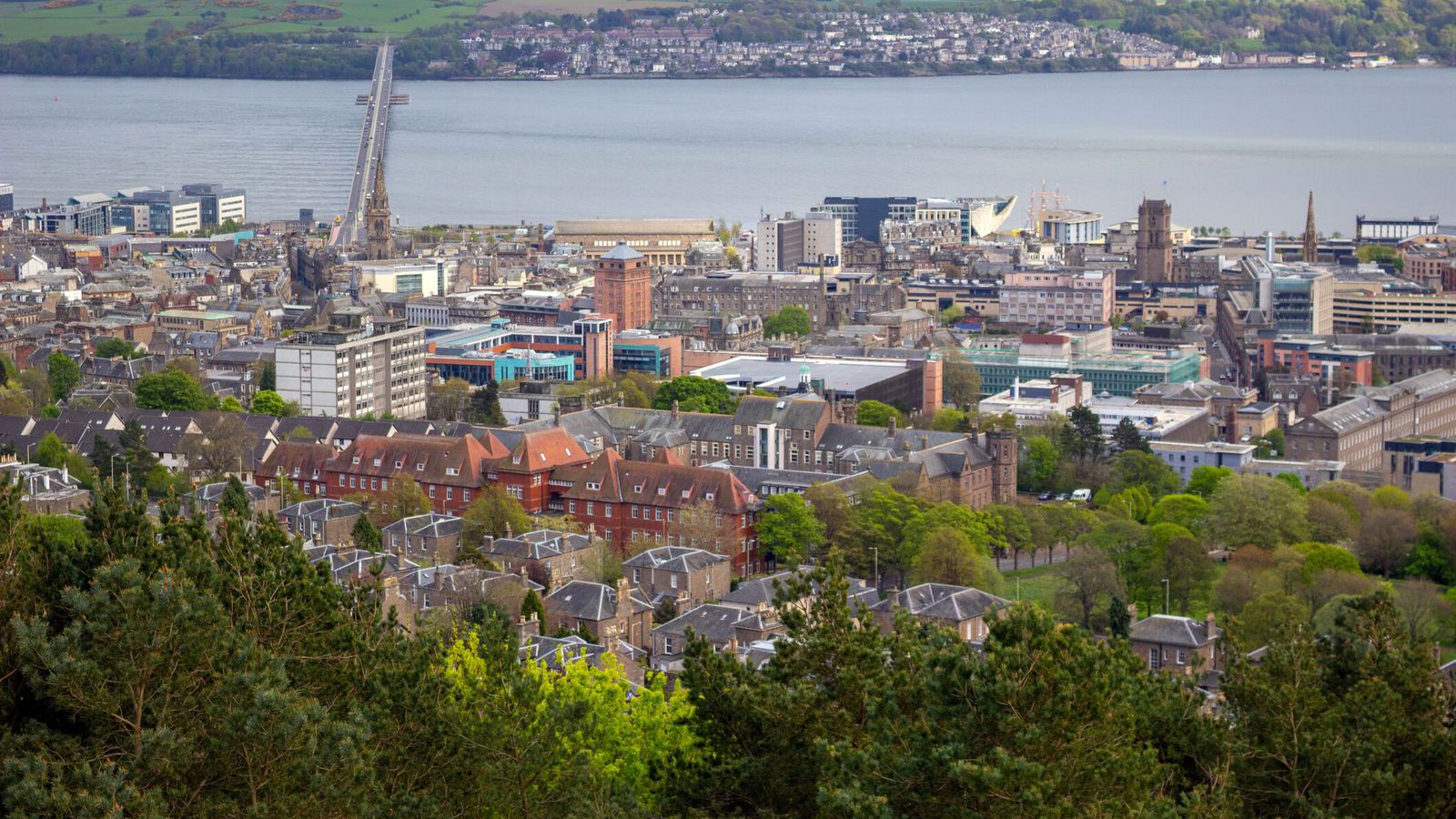 Sak­felldur vegna sjálfs­vígs eigin­konunnar