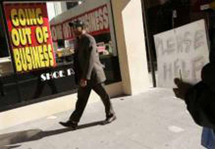 Skilti á borð við þetta verða æ algengari sjón á bandarískum götum.