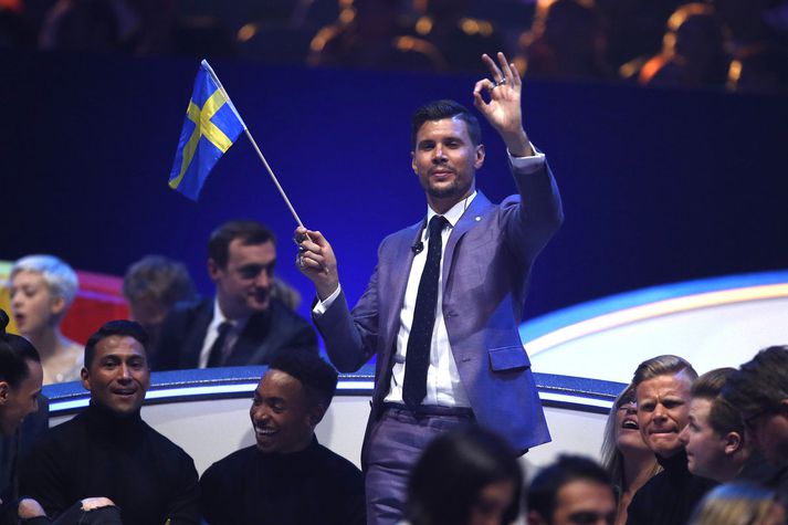 Svíinn Robin Bengtsson er talinn líklegur sigurvegari í Eurovision með lagið sitt I Can't Go On.