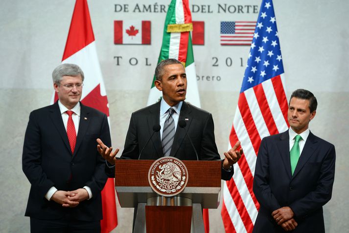 Obama var í Mexíkó þar sem hann hitti meðal annars Enrique Pena Nieto, forseta landsins og forsætisráðherra Kanada, Stephen Harper.