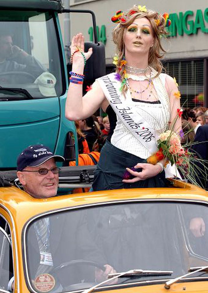 Sjónvarps- og stjórnmálamaðurinn Ómar Ragnarsson verður á sínum stað í Gay Pride-göngunni á laugardaginn.