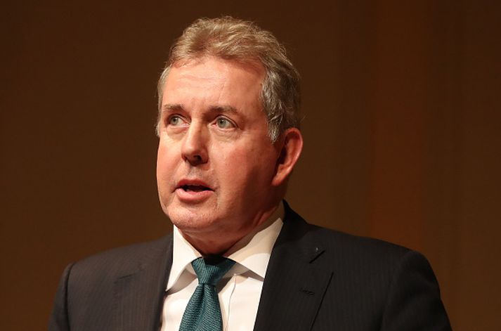 Kim Darroch hefur ákveðið að stíga til hliðar.