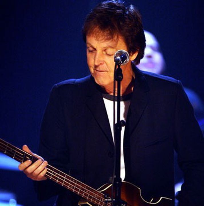 Eiga fyrir salt í grautinn
Þrátt fyrir að Paul McCartney og Elton John hafi tapað stjarnfræðilega háum upphæðum á efnahagshruninu og fjármálakreppunni eiga þeir enn fyrir salti í grautinn. Simon Cowell er einn fárra sem tókst að græða á árinu 2007 á meðan Robbie Williams er smám saman að hverfa úr litríkri stjörnuflóru Bretlands.
