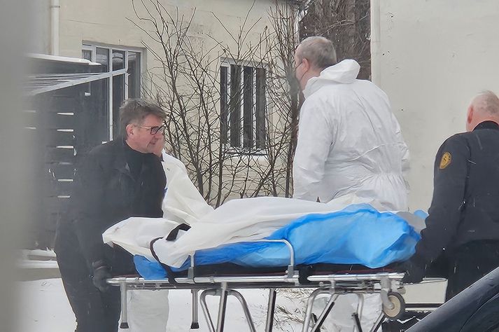 Lögreglumenn hafa verið við störf á vettvangi í allan dag.