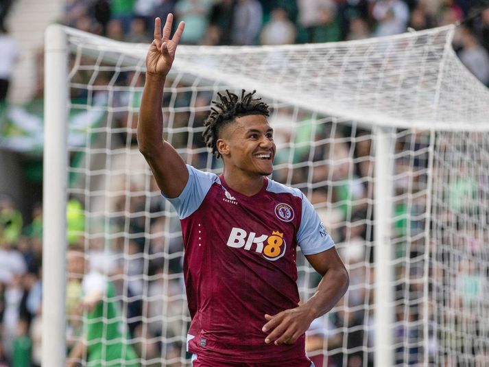 Ollie Watkins skoraði þrennu gegn Hibernian í undankeppninni. Honum brást bogalistin í dag.  