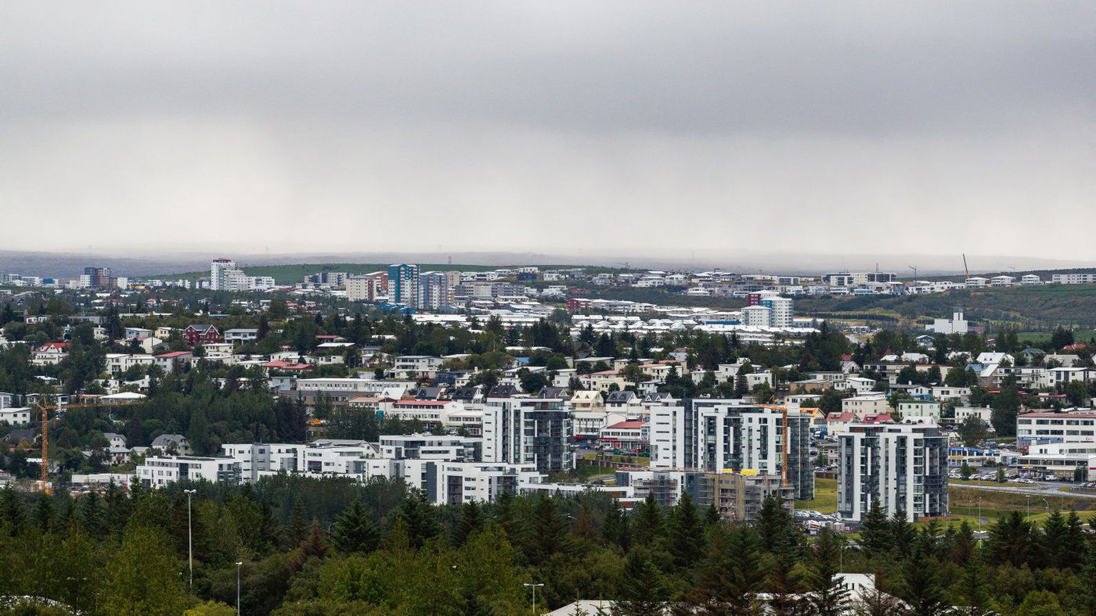 Á­rekstur á Kársnesi
