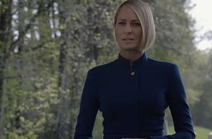 Robin Wright tekur sviðið í House of Cards og Claire, persóna hennar, berst með kjafti og klóm til þess að halda völdum sínum í Hvíta húsinu og gefur eiginmanninum, Francis Underwood heitnum, ekkert eftir í þeim efnum.