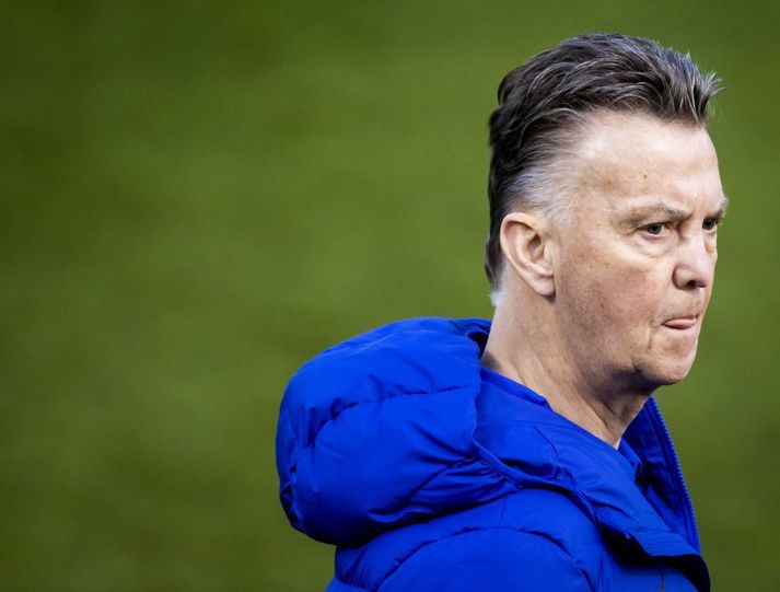 Louis van Gaal á æfingu hollenska landsliðsins í gær.