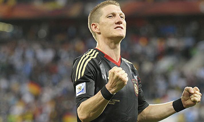 Þýski landsliðsmaðurinn Bastian Schweinsteiger fær mikið hrós frá þjálfara sínum, Jupp Heynckes,