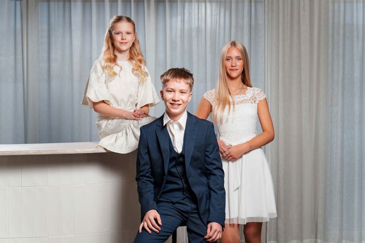 Þau Eva Arnarsdóttir, Tinna Karen Kostic og Valdimar Helgi Bryndísarson Sævarsson eru glæsilegir fulltrúar fermingarbarna í fermingarblaði Beauty klúbbsins.