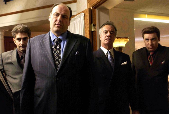 James Gandolfini í hlutverki Sopranos fremstur á myndinni.