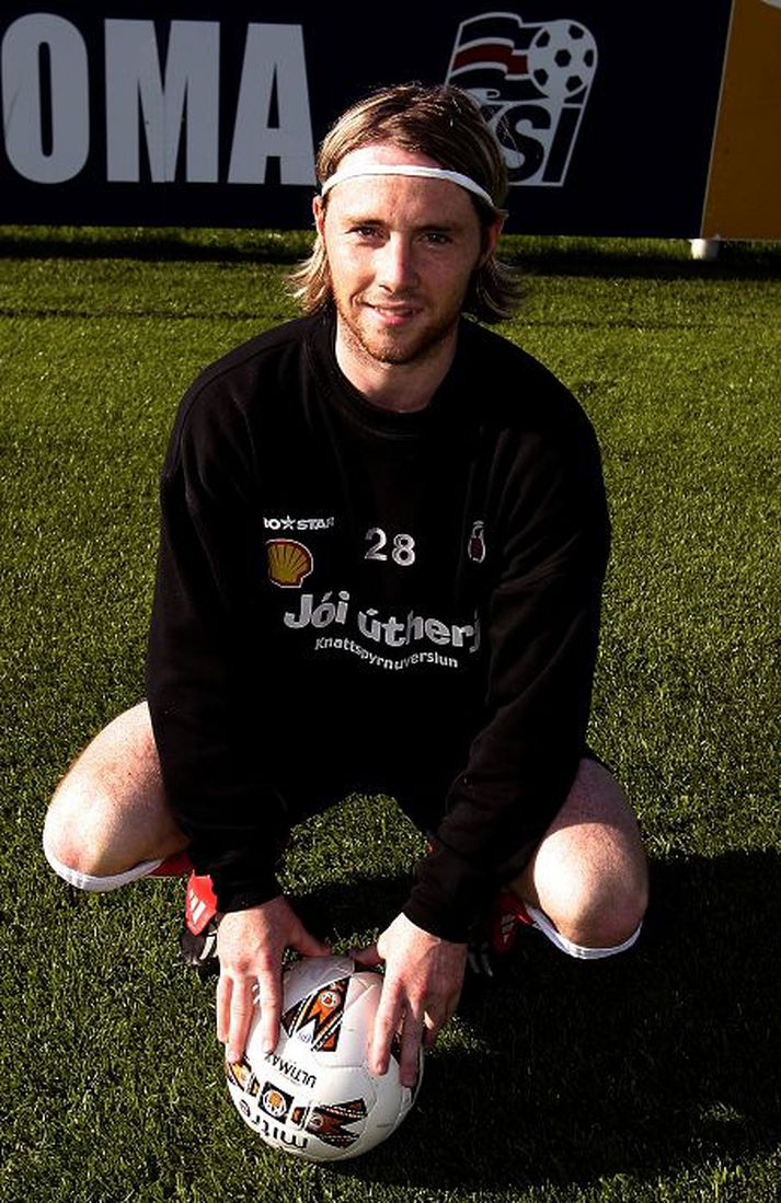 14 mörk í 30 leikjum. Veigar Páll Gunnarsson sést hér á æfingu með KR fyrir tíu árum en hann var allt í öllu í Íslandsmeistaratitlum KR árin 2002 og 2003. MYnd/E.Ól