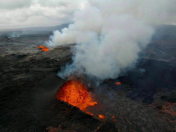 Virkni helst nokkuð stöðug í þeim gíg sem enn gýs í.