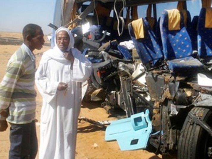 Rútan var verulega illa farin eftir áreksturinn.